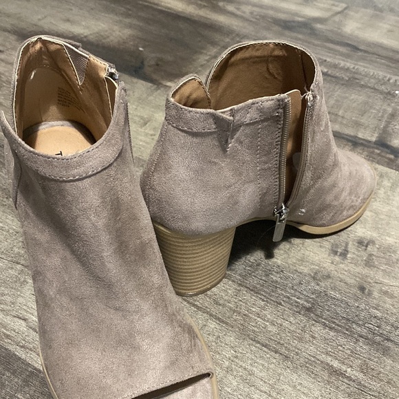 torrid size 7 open toe - Picture 2 of 2